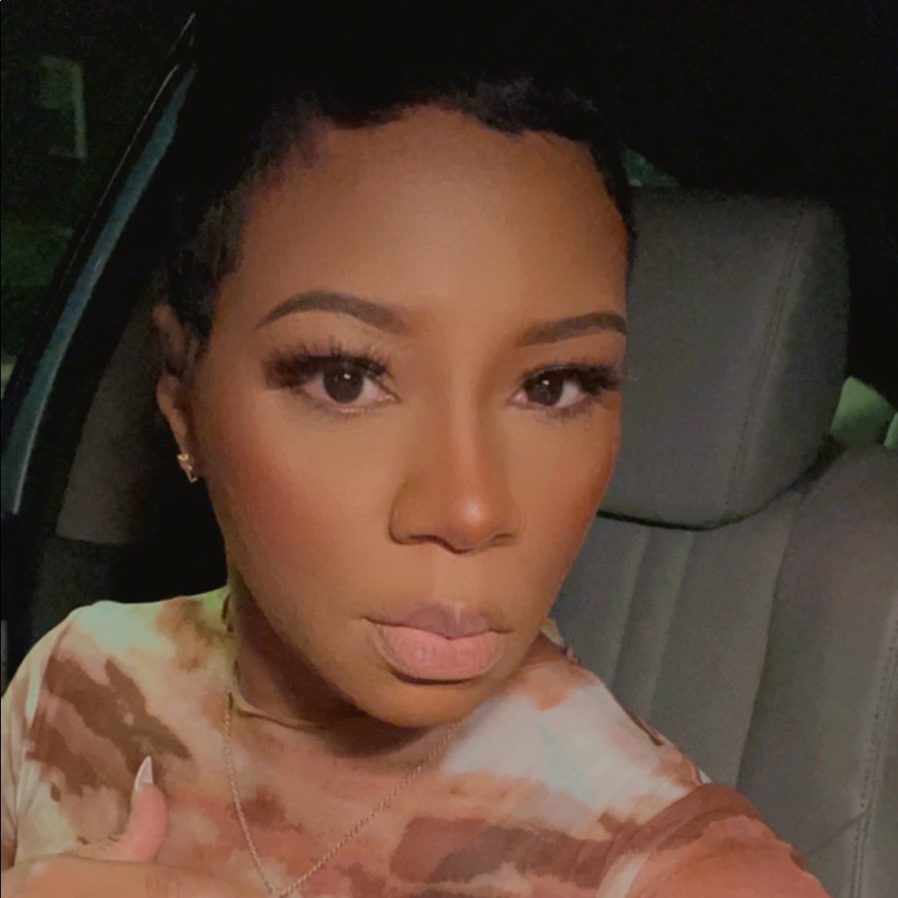 Meet your Posher, Petite